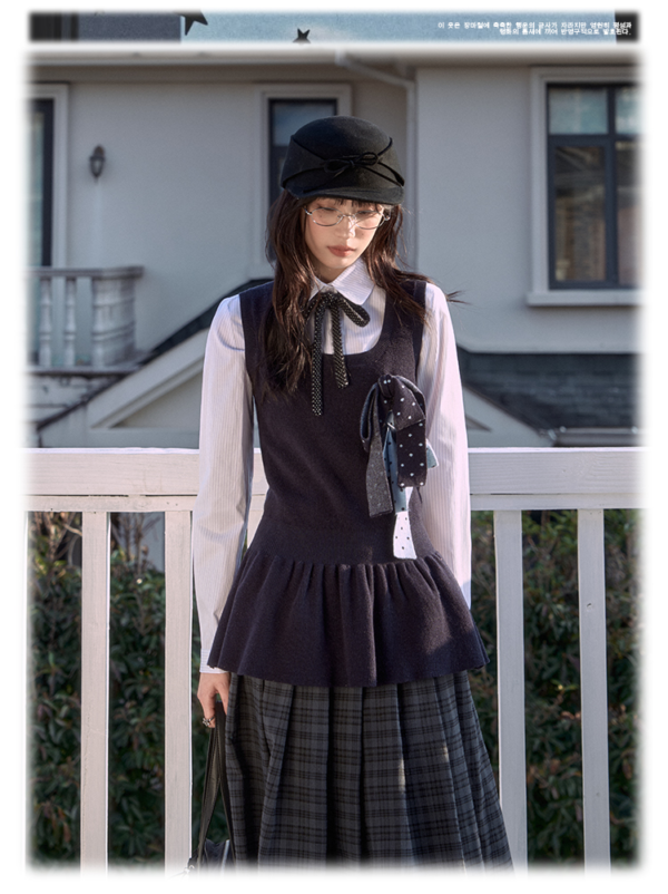 【KYOUKO HOUSE】Sleeveless knit vest suit, lotus leaf pendulum, new Original design, slimming